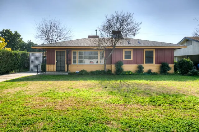 $280,000 | 2121 5th Street, Sanger, CA 93657