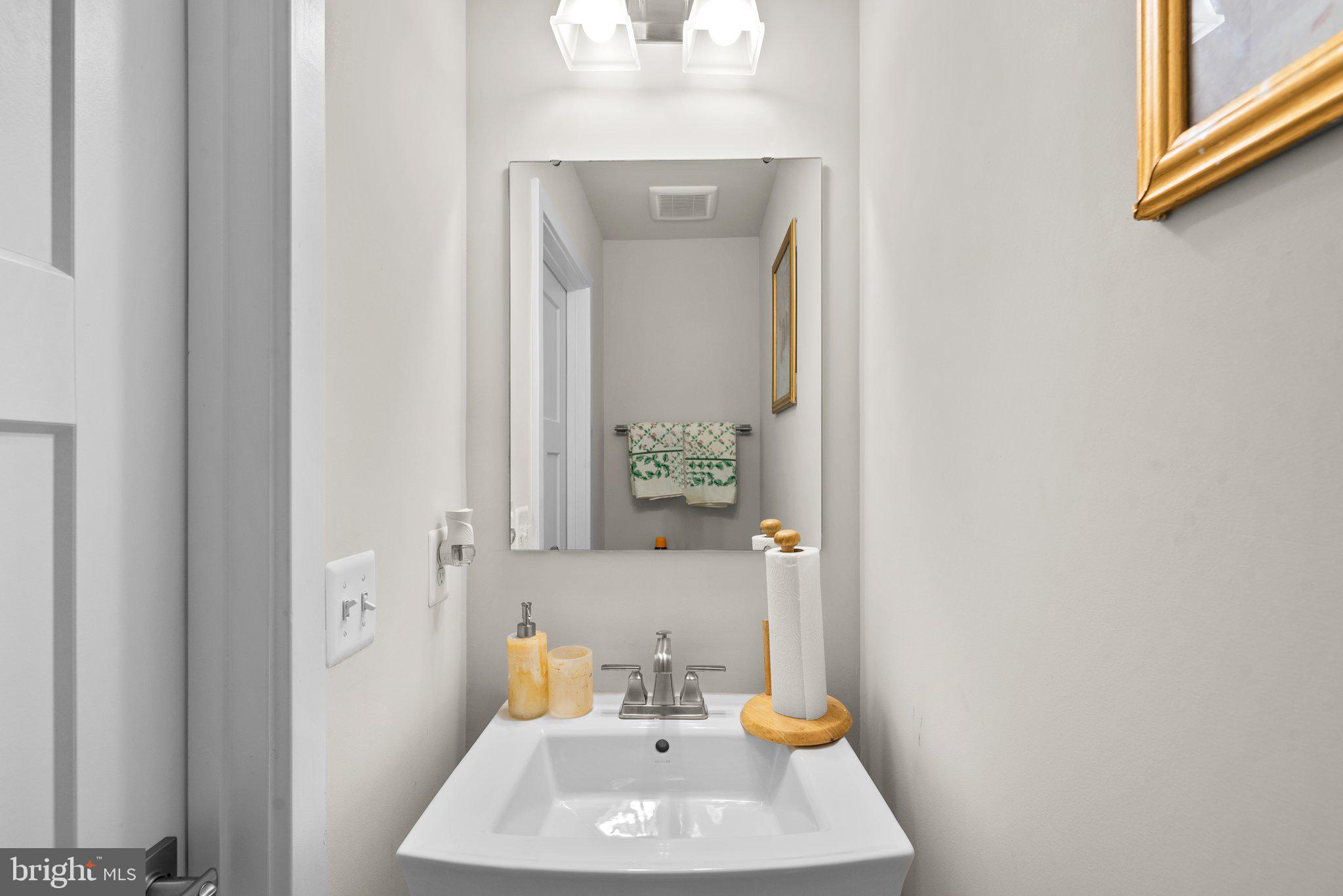 1132 Patuxent Greens Drive Laurel, MD 20708 - Photo 20 of 44 Main Level Powder Room