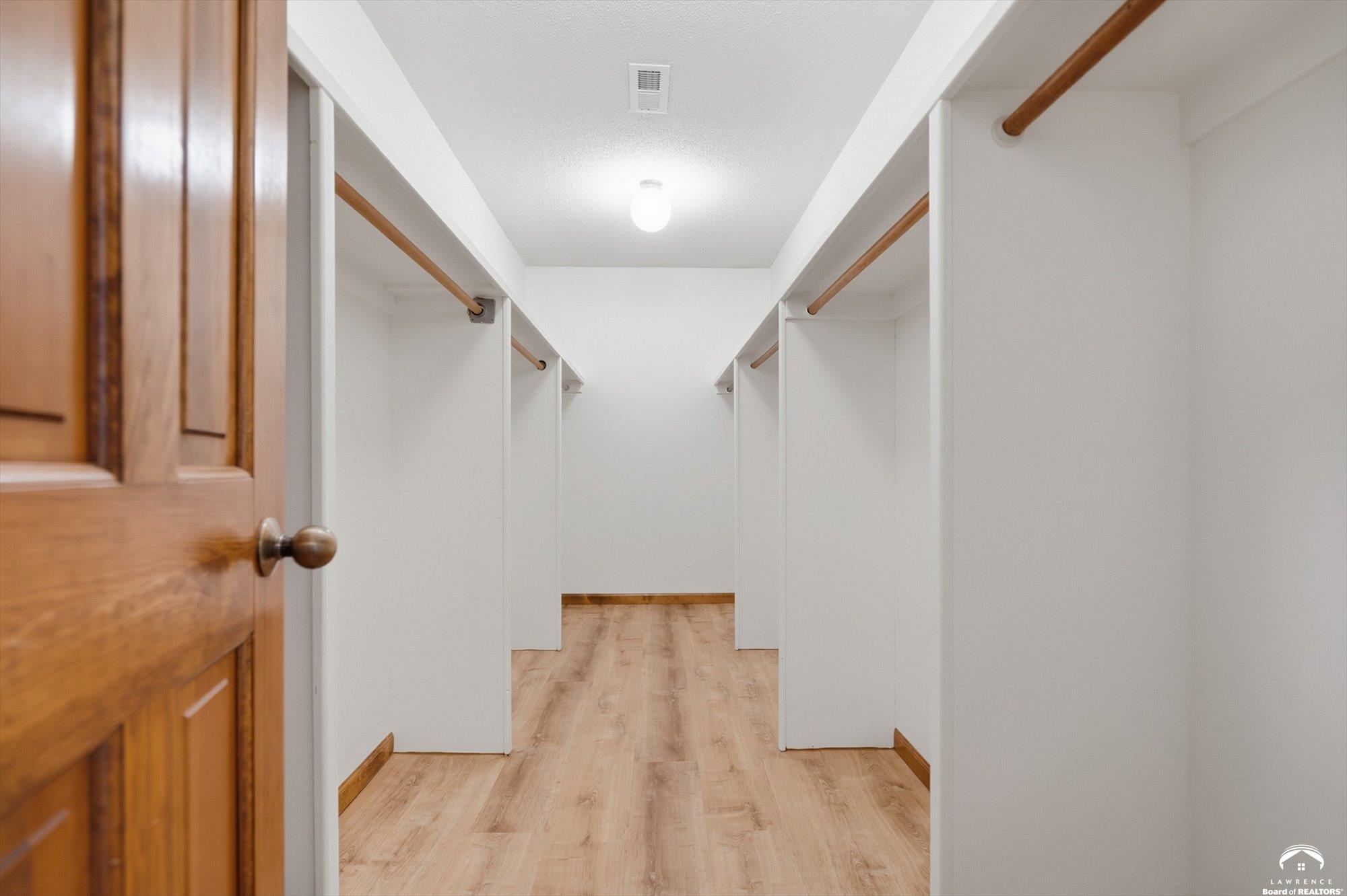 2018 Crossgate Drive Lawrence, KS 66047 - Photo 17 of 35