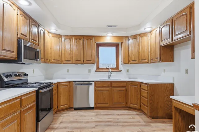 $399,500 | 2018 Crossgate Drive, Lawrence, KS 66047