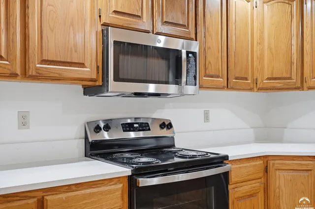 $399,500 | 2018 Crossgate Drive, Lawrence, KS 66047