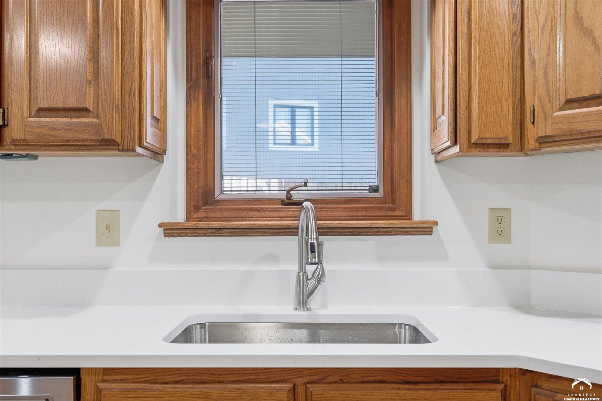 2018 Crossgate Drive Lawrence, KS 66047 - Photo 20 of 35