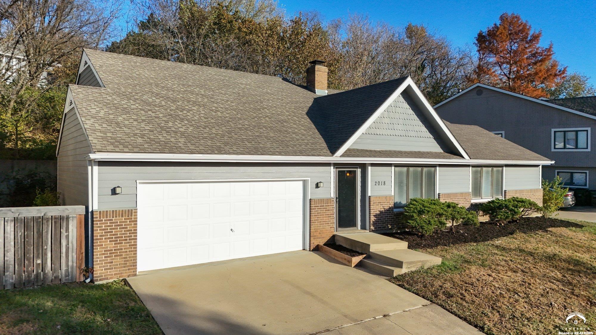 2018 Crossgate Drive Lawrence, KS 66047 - Photo 2 of 35