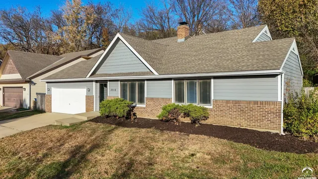 $399,500 | 2018 Crossgate Drive, Lawrence, KS 66047