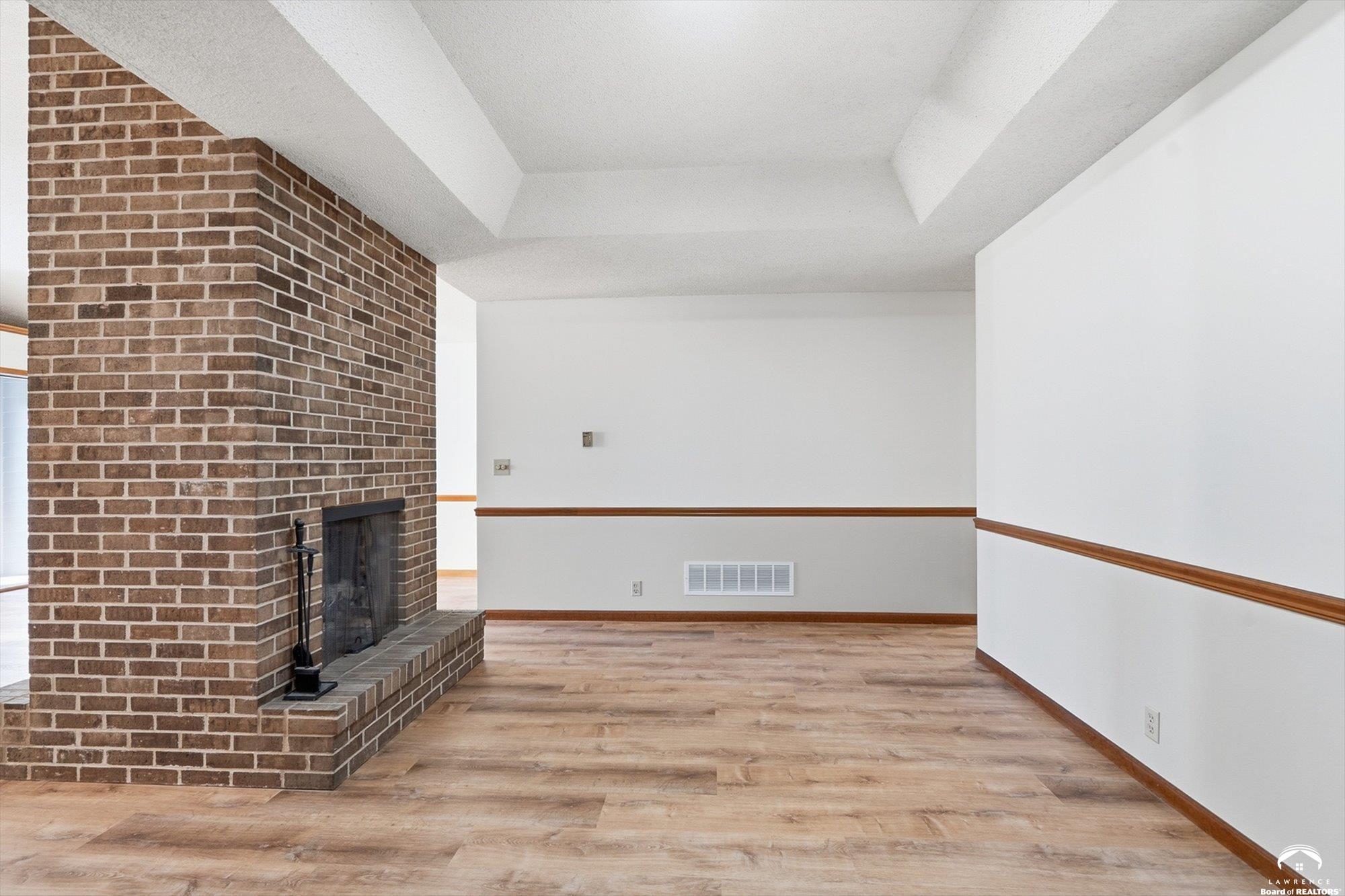 2018 Crossgate Drive Lawrence, KS 66047 - Photo 10 of 35