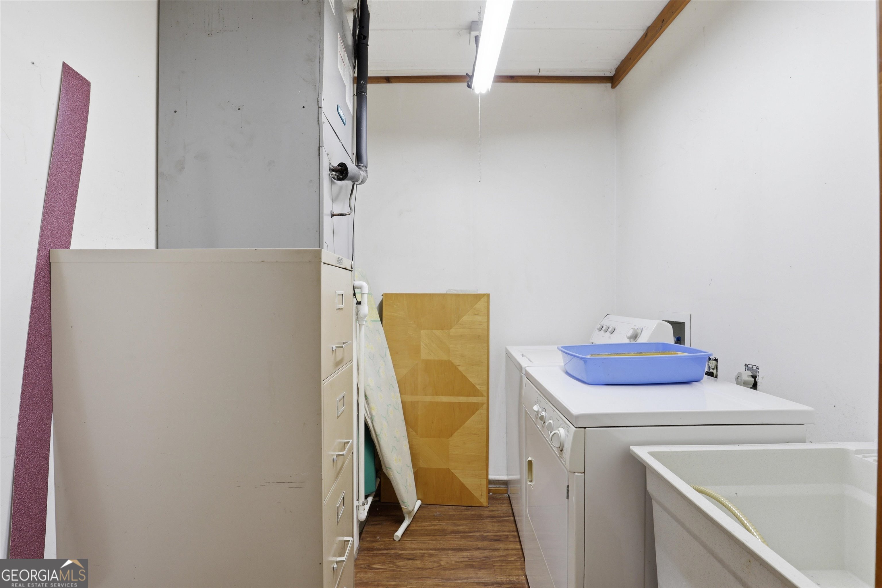 1525 Myron Hart Road Coolidge, GA 31738 - Photo 29 of 58 a utility room with dryer and washer