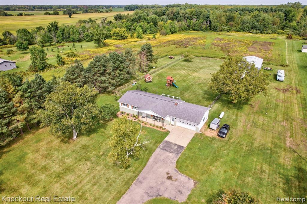 10863 Canada Road Birch Run, MI 48415 - Photo 44 of 63