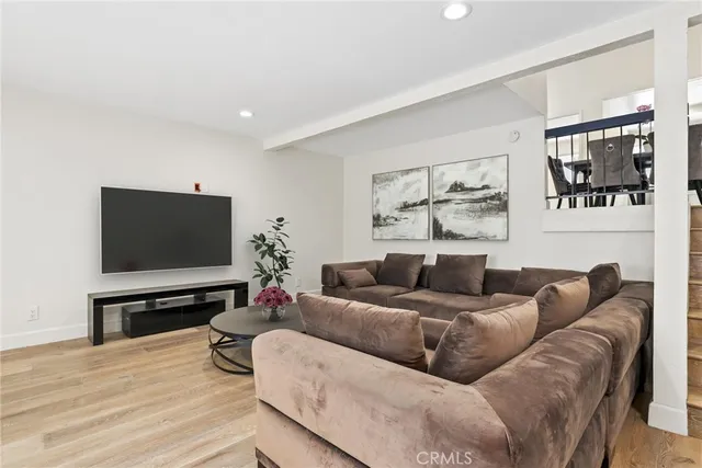 $689,999 | 21535 Erwin Street, Unit 131, Woodland Hills, CA 91367