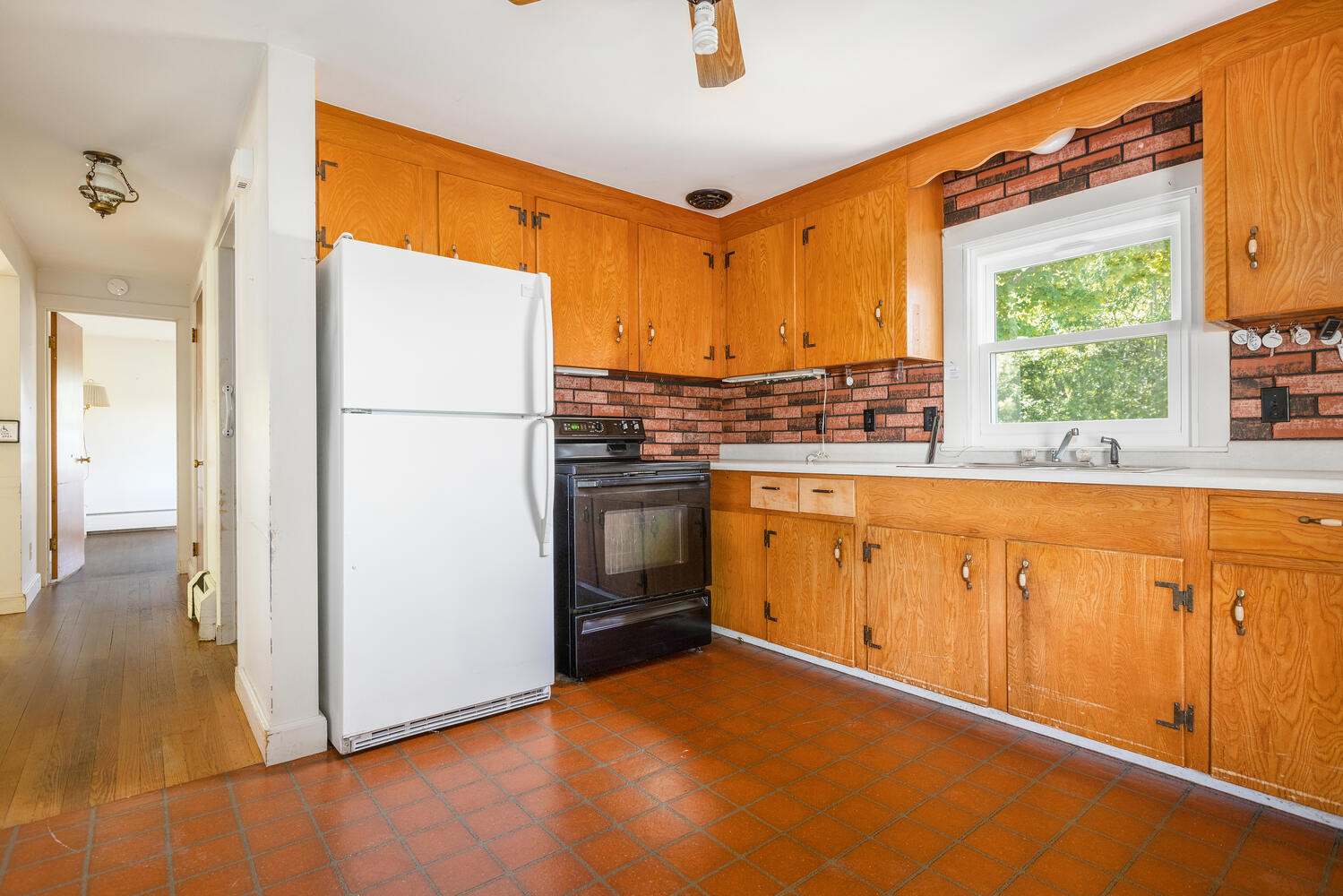 49 Malilly Road Portland, ME 04103 - Photo 9 of 29 49 Malilly Rd Portland ME-large-009-012-