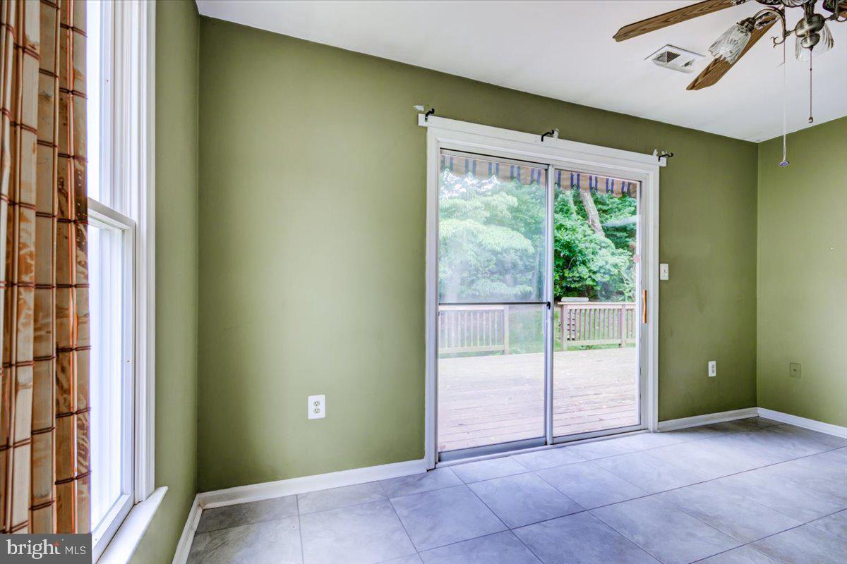 2792 Rudder Drive Annapolis, MD 21401 - Photo 17 of 36 Sliding doors to Backyard