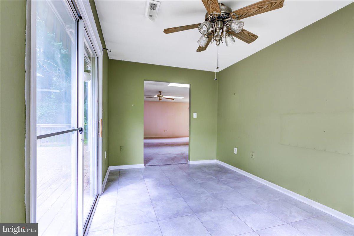 2792 Rudder Drive Annapolis, MD 21401 - Photo 18 of 36 Bright Back Room