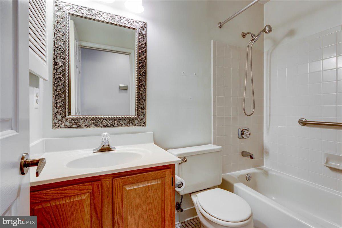 2792 Rudder Drive Annapolis, MD 21401 - Photo 19 of 36 First Full Bathroom
