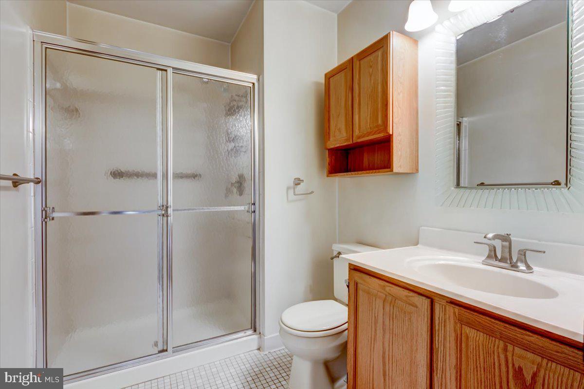 2792 Rudder Drive Annapolis, MD 21401 - Photo 22 of 36 Owner's Full Bathroom