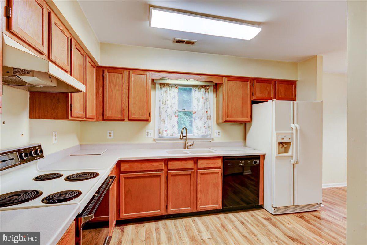 2792 Rudder Drive Annapolis, MD 21401 - Photo 7 of 36 Kitchen View