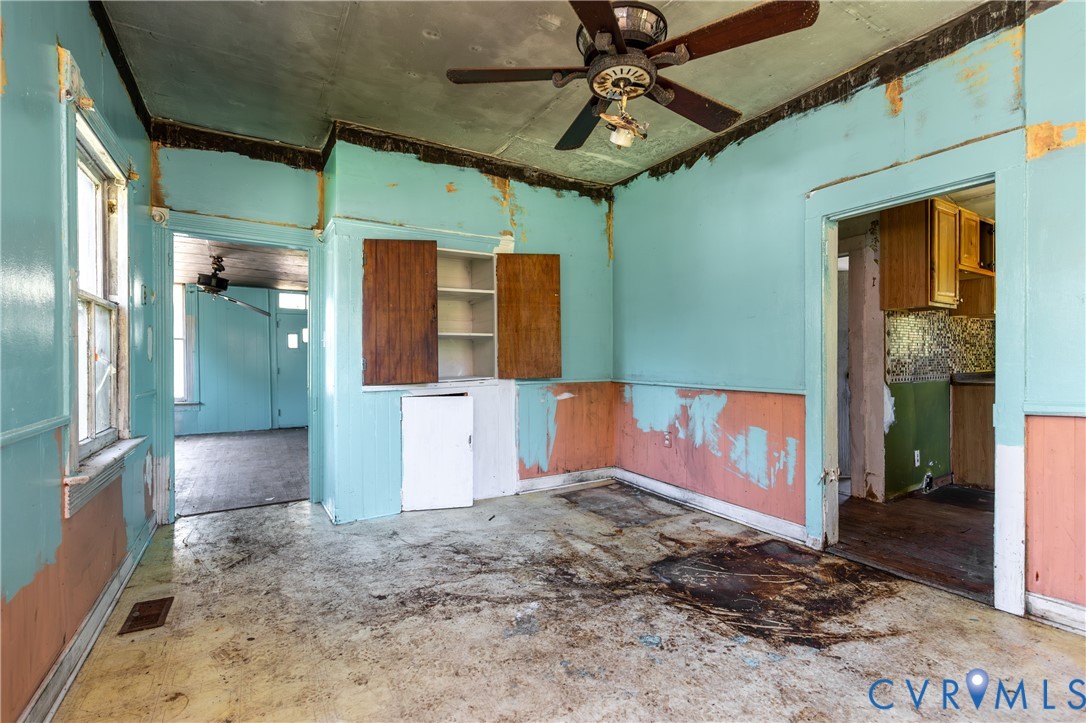 13512 Queen Street Disputanta, VA 23842 - Photo 13 of 46 a view of entryway