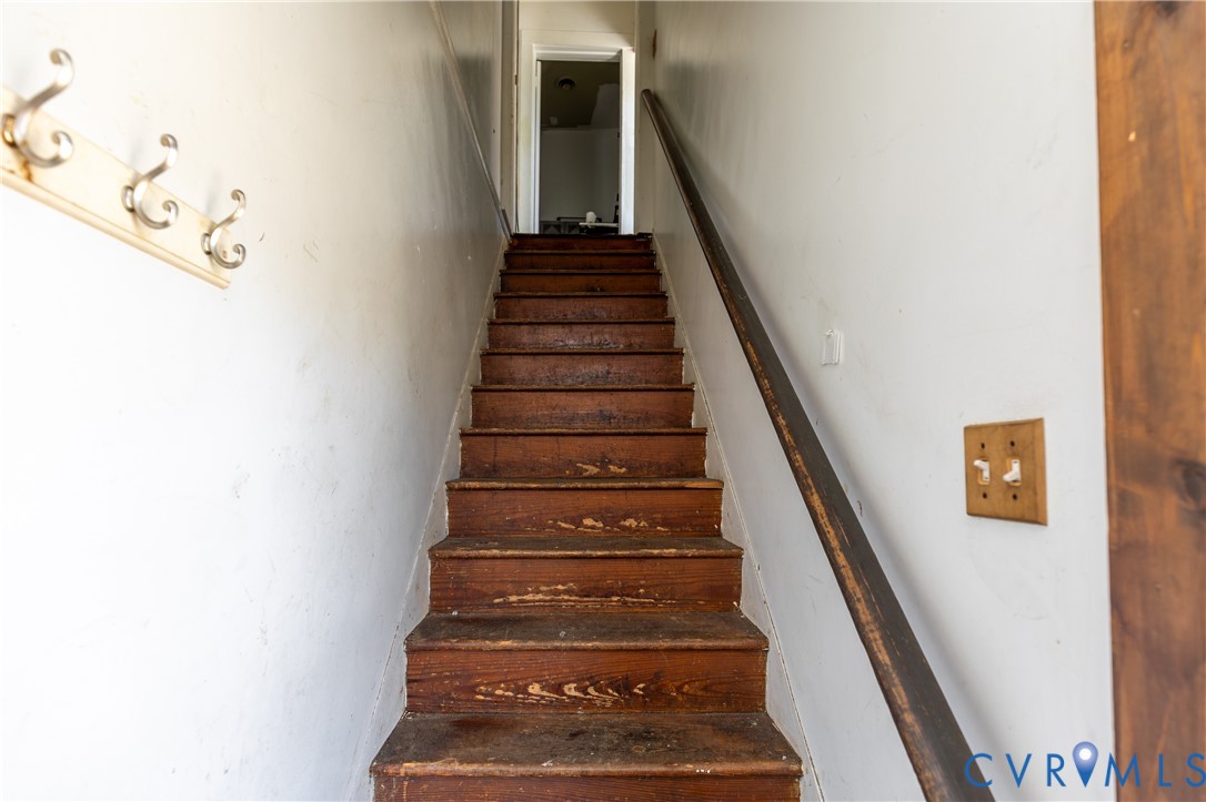 13512 Queen Street Disputanta, VA 23842 - Photo 24 of 46 a view of entryway