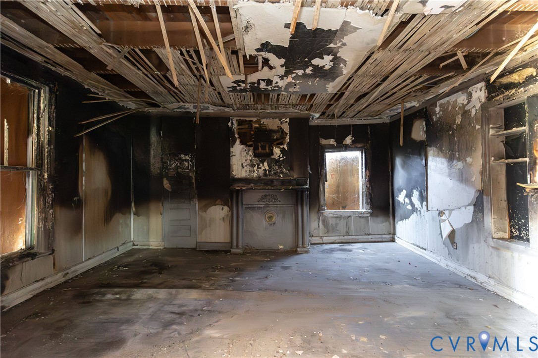 13512 Queen Street Disputanta, VA 23842 - Photo 6 of 46 a view of a room with gym equipment