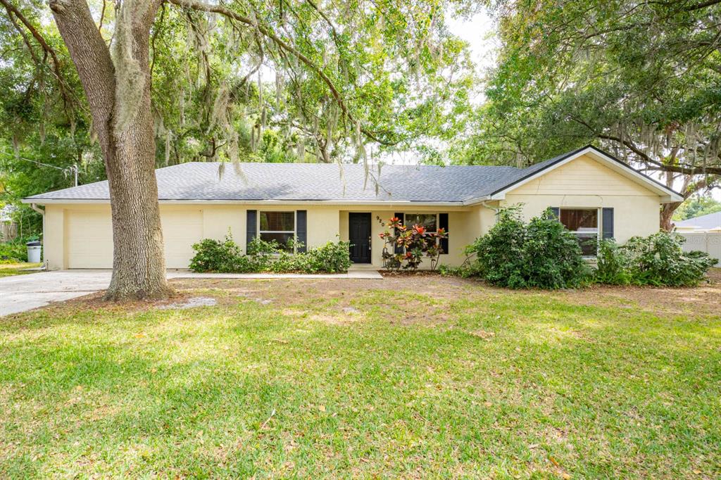 920 Hicks Road Lakeland, FL 33813 - Photo 1 of 30 Gallery Image 1