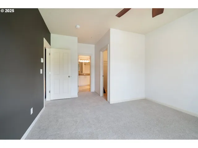 $295,000 | 10664 Northeast Holly Street, Unit 206, Hillsboro, OR 97006