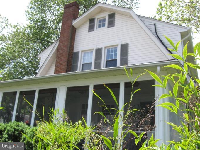 1918 Fairfax Road Annapolis, MD 21401 - Photo 8 of 20 Exterior screened porch