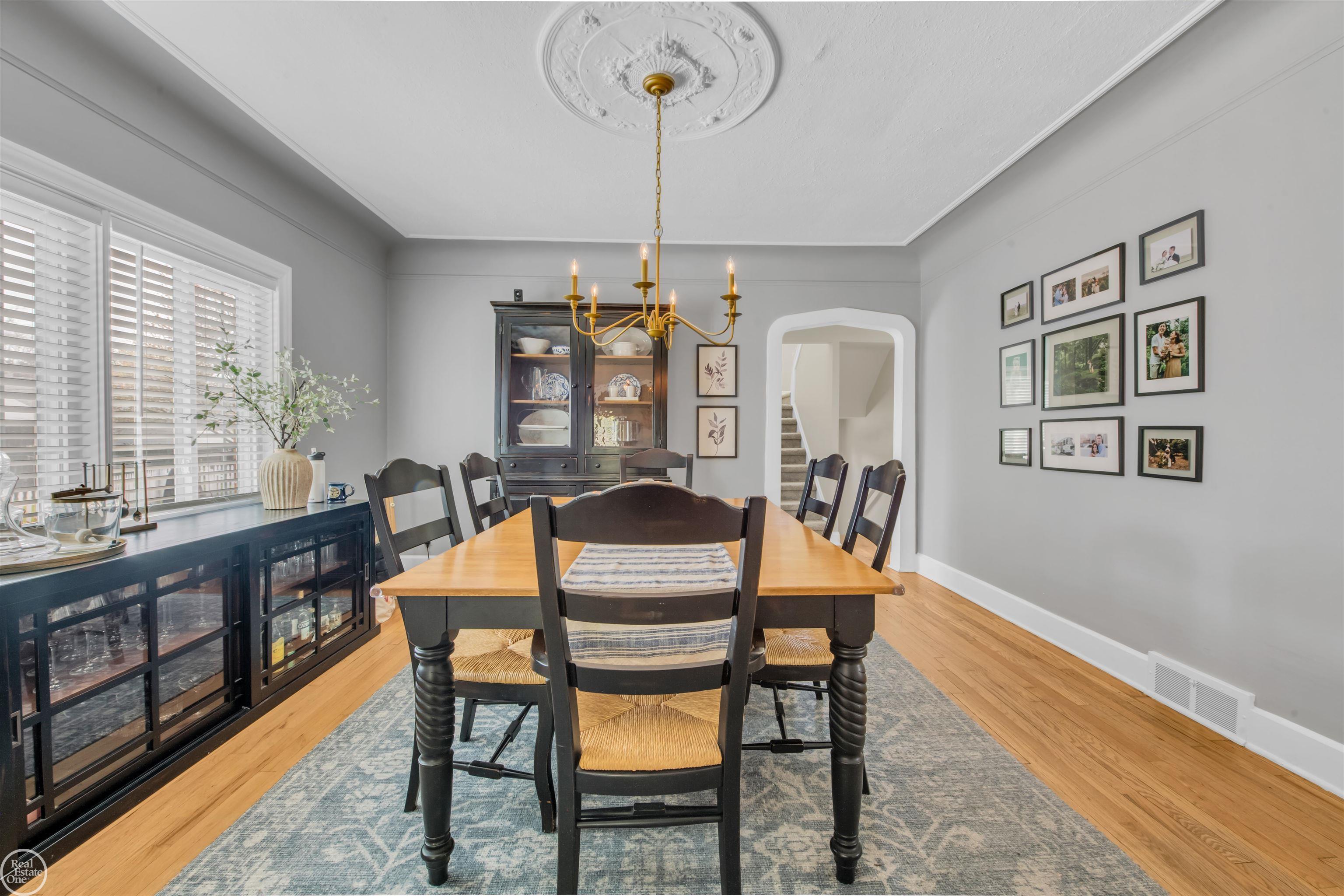 947 Lincoln Road Grosse Pointe, MI 48230 - Photo 8 of 36 50107165-7.JPG