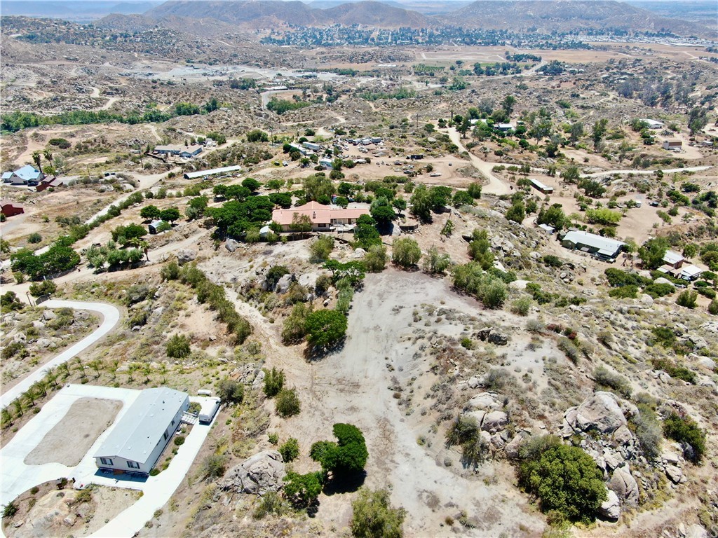 7 Gibbar Road Homeland, CA 92548 - Photo 5 of 24 Gallery Image 5