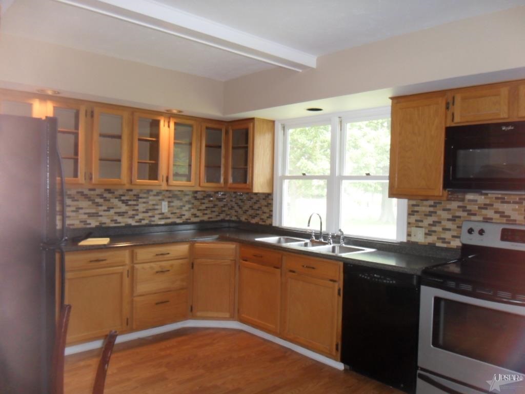 5436 Maplecrest Road Fort Wayne, IN 46835 - Photo 6 of 8 Gallery Image 6