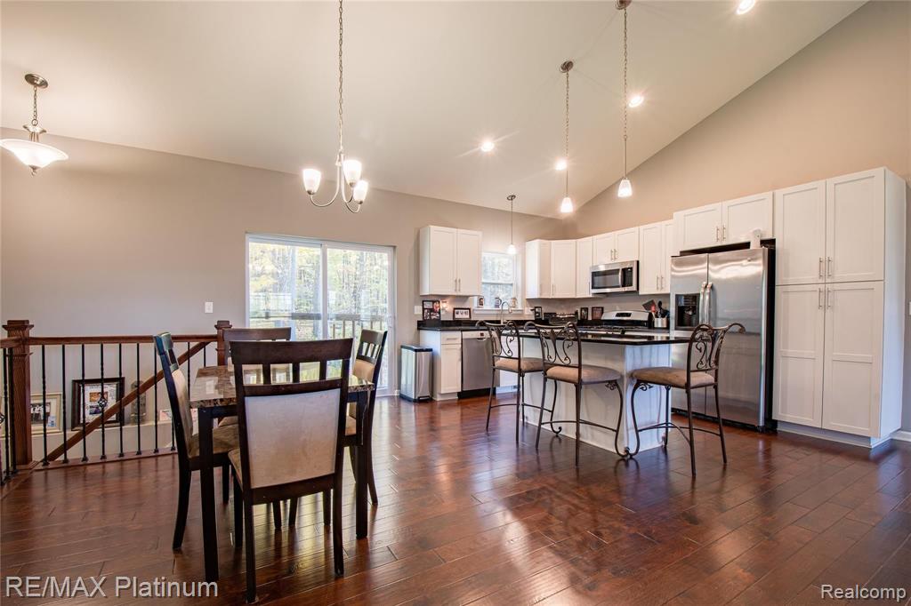 5590 Hartland Road Fenton, MI 48430 - Photo 12 of 46