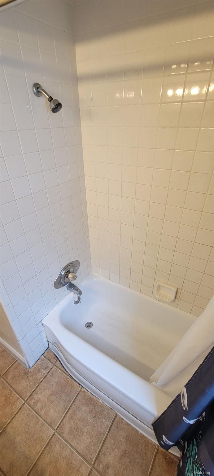 19304 Martin Road Roseville, MI 48066 - Photo 7 of 20 Gallery Image 7