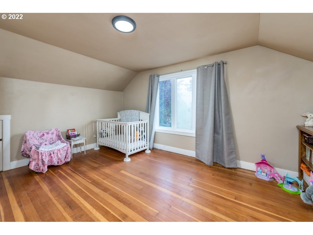 3155 Southeast Powell Valley Road Gresham, OR 97080 - Photo 15 of 23 Gallery Image 15