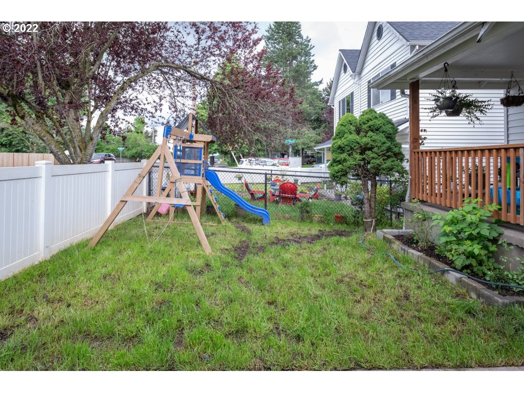 3155 Southeast Powell Valley Road Gresham, OR 97080 - Photo 21 of 23 Gallery Image 21