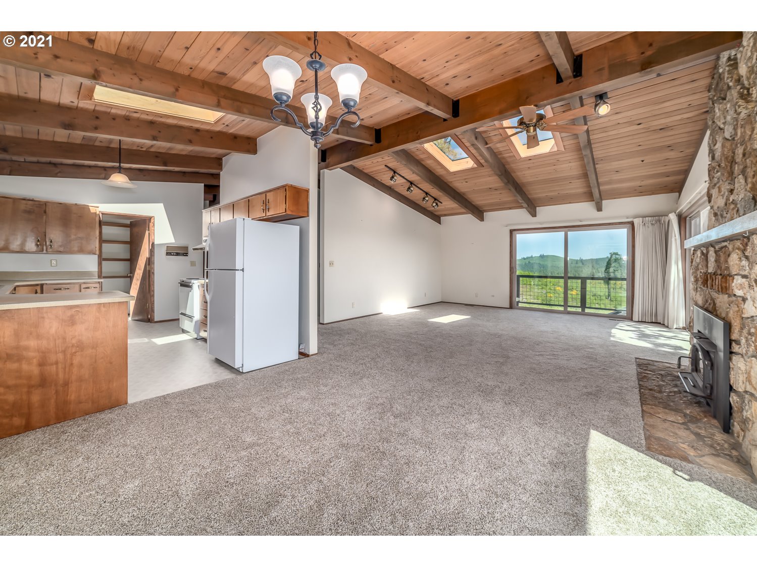 90203 Sheffler Road Elmira, OR 97437 - Photo 4 of 32 Gallery Image 4
