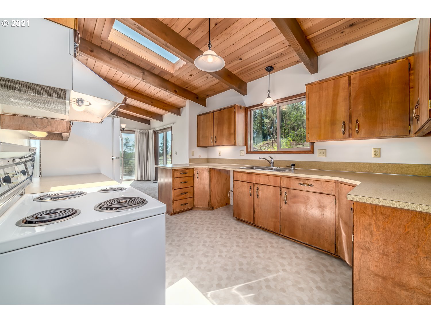 90203 Sheffler Road Elmira, OR 97437 - Photo 5 of 32 Gallery Image 5