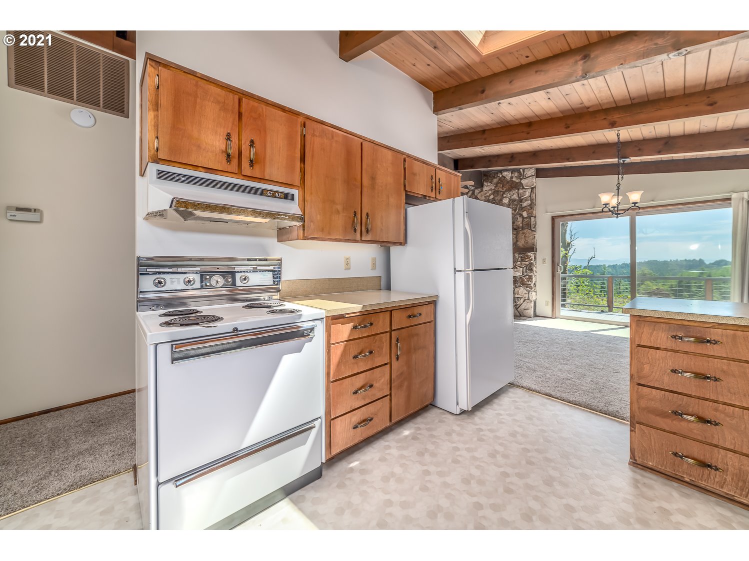90203 Sheffler Road Elmira, OR 97437 - Photo 6 of 32 Gallery Image 6
