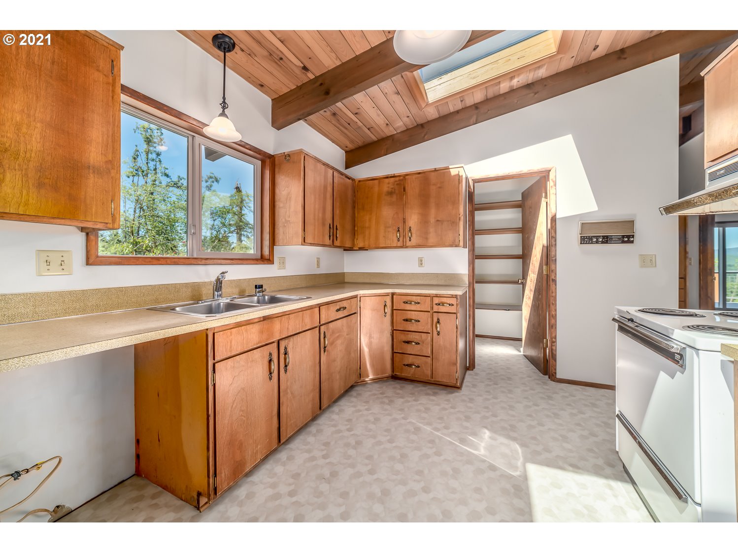 90203 Sheffler Road Elmira, OR 97437 - Photo 7 of 32 Gallery Image 7