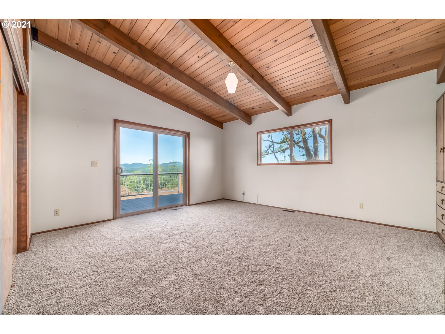 90203 Sheffler Road Elmira, OR 97437 - Photo 9 of 32 Gallery Image 9