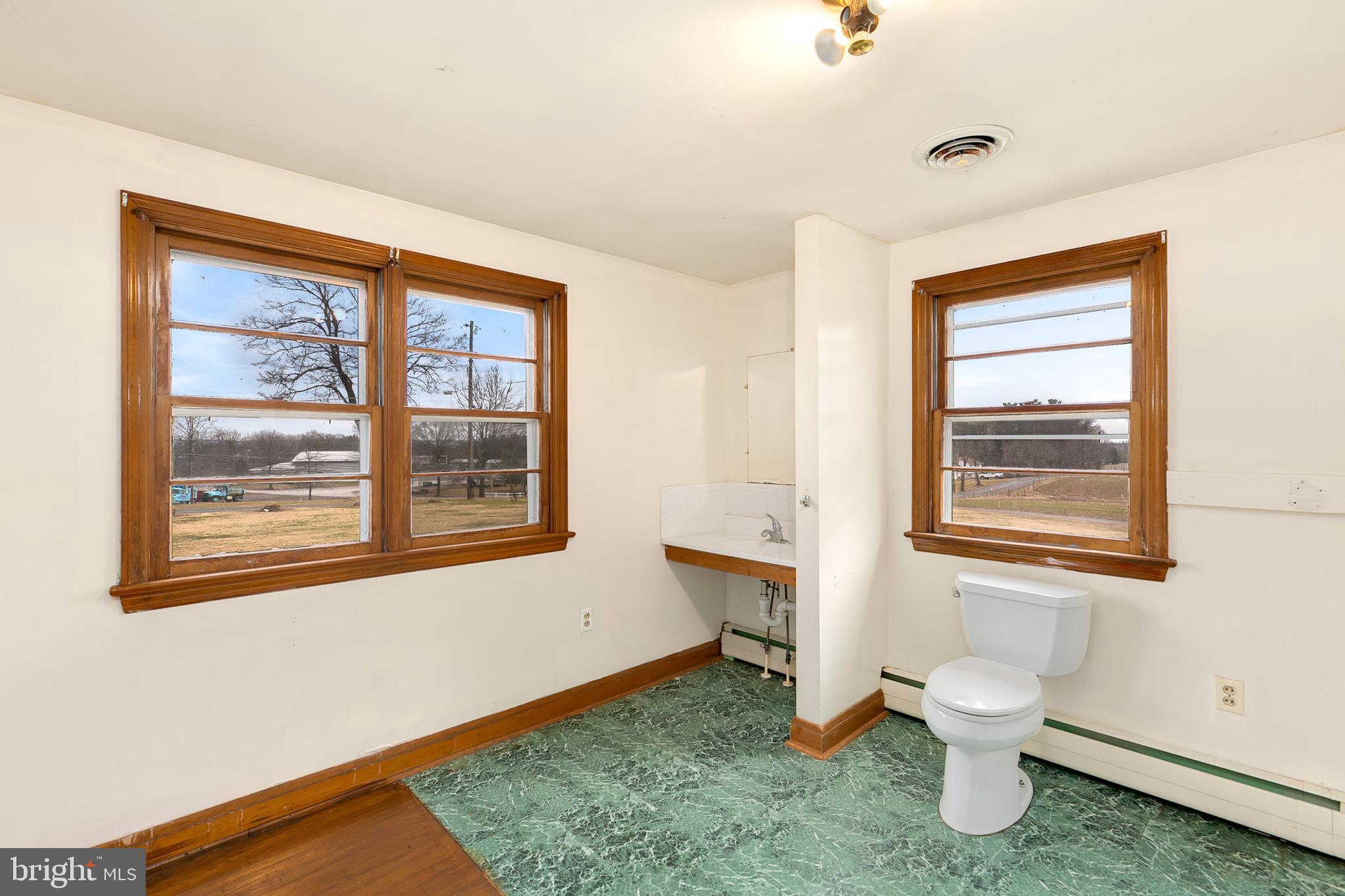 9854 Bartgis Road Frederick, MD 21702 - Photo 18 of 25 Gallery Image 18
