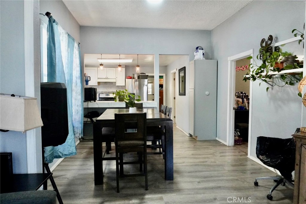 3934 Brockton Avenue Riverside, CA 92501 - Photo 4 of 27