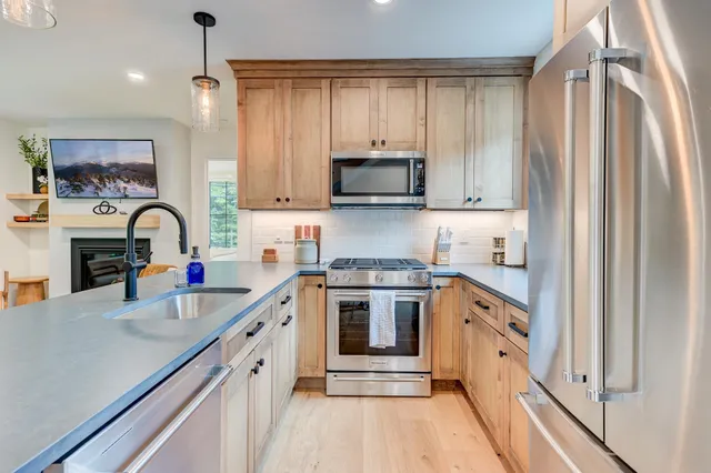 $1,099,999 | 137 Skimobile Road, Unit 3, Conway, NH 03860