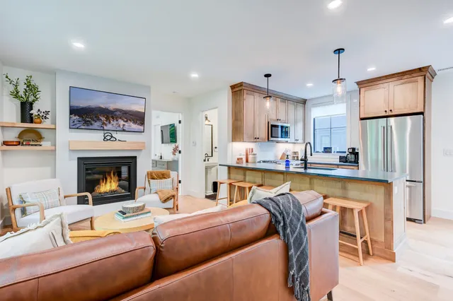 $1,099,999 | 137 Skimobile Road, Unit 3, Conway, NH 03860