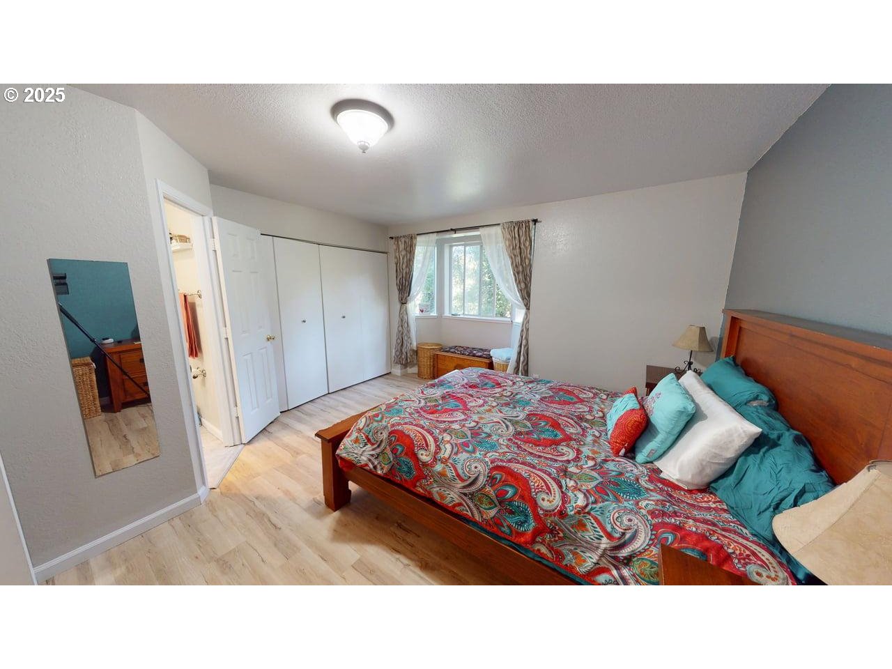 94239 Terrace Garden Way Gold Beach, OR 97444 - Photo 15 of 24 Owner's Suite Bedroom