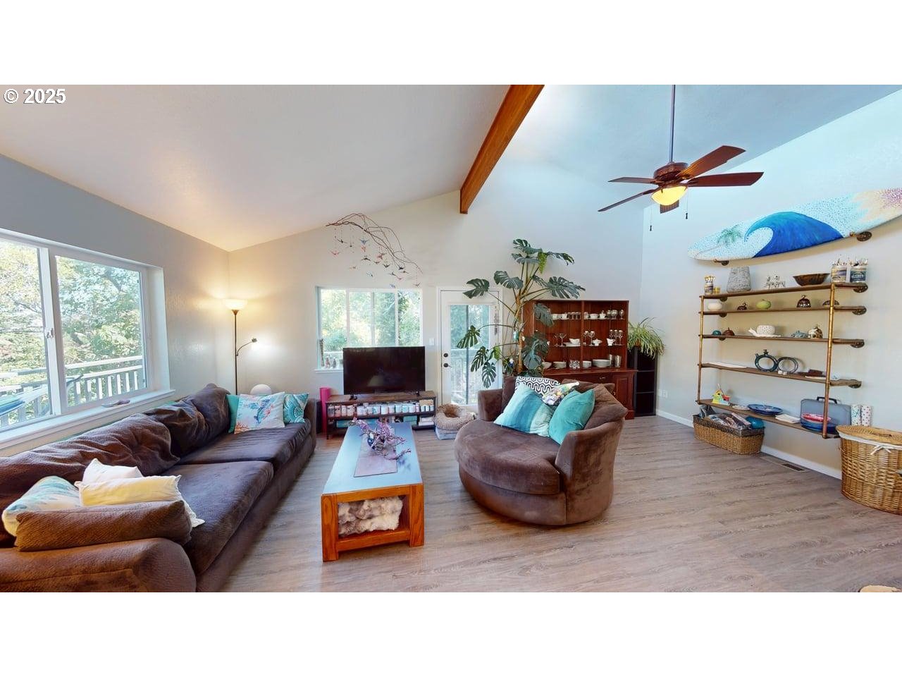 94239 Terrace Garden Way Gold Beach, OR 97444 - Photo 2 of 24 Living Room