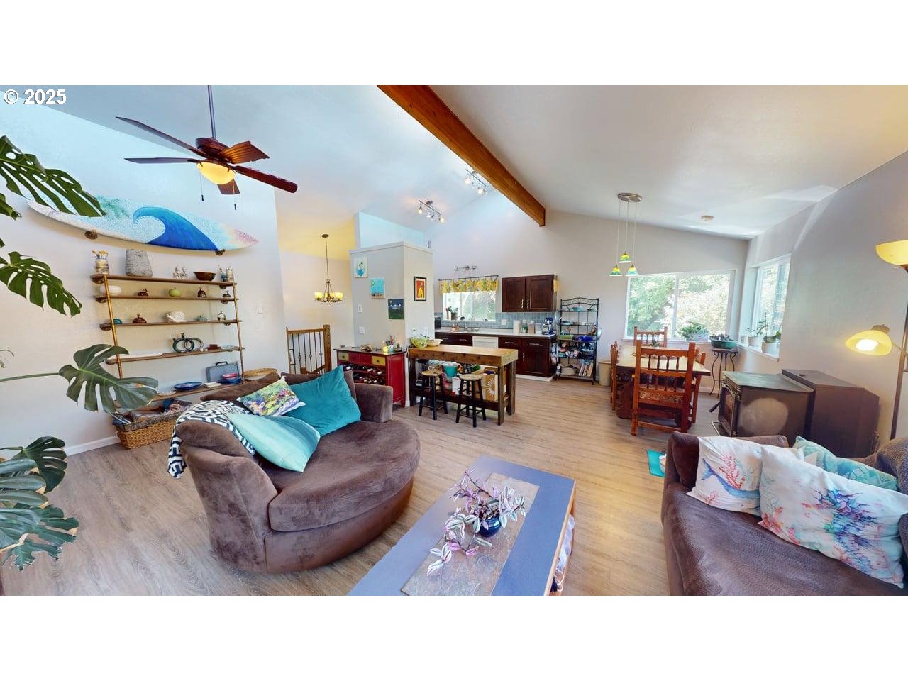 94239 Terrace Garden Way Gold Beach, OR 97444 - Photo 3 of 24 Living Room