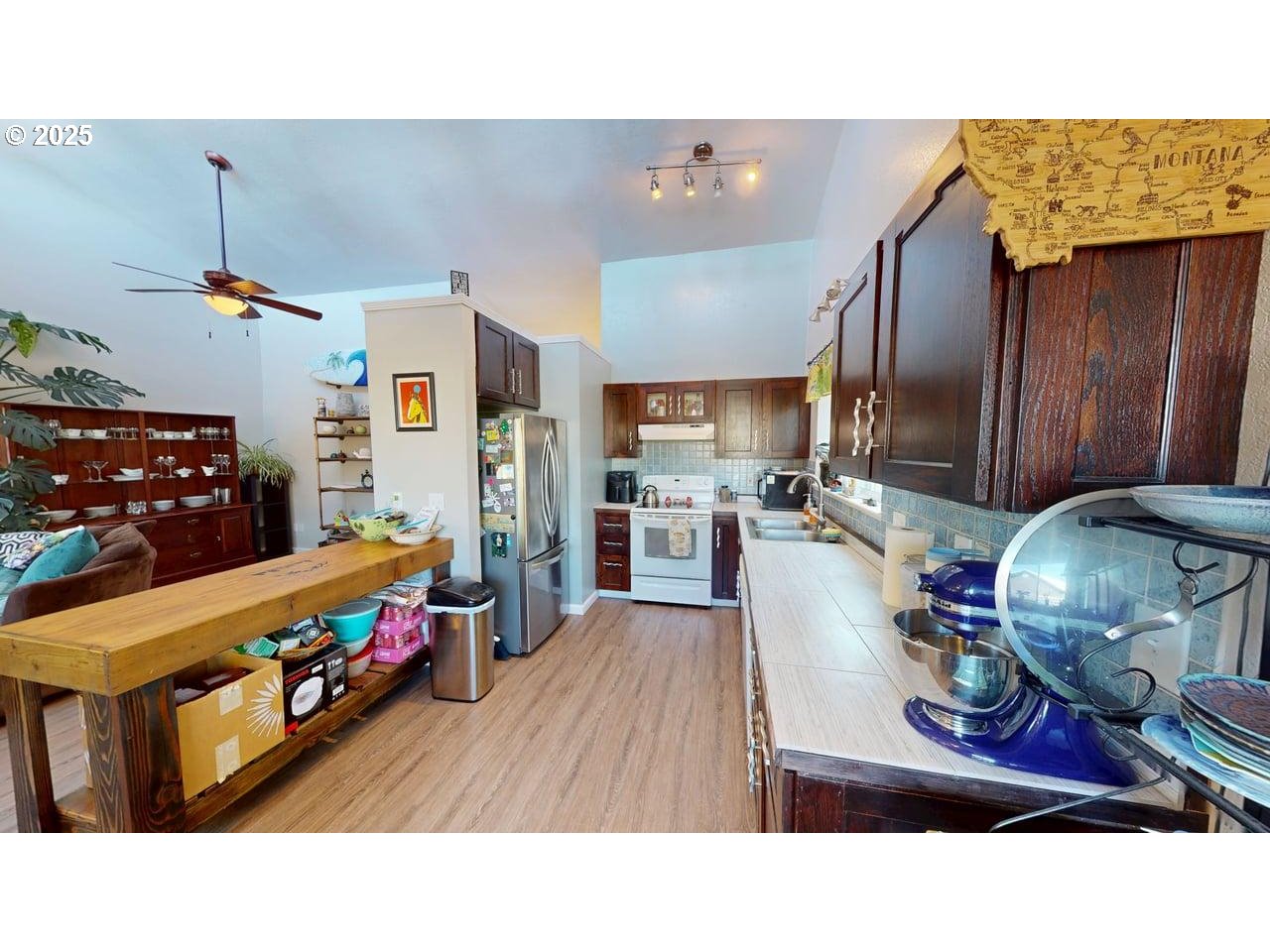 94239 Terrace Garden Way Gold Beach, OR 97444 - Photo 7 of 24 Kitchen