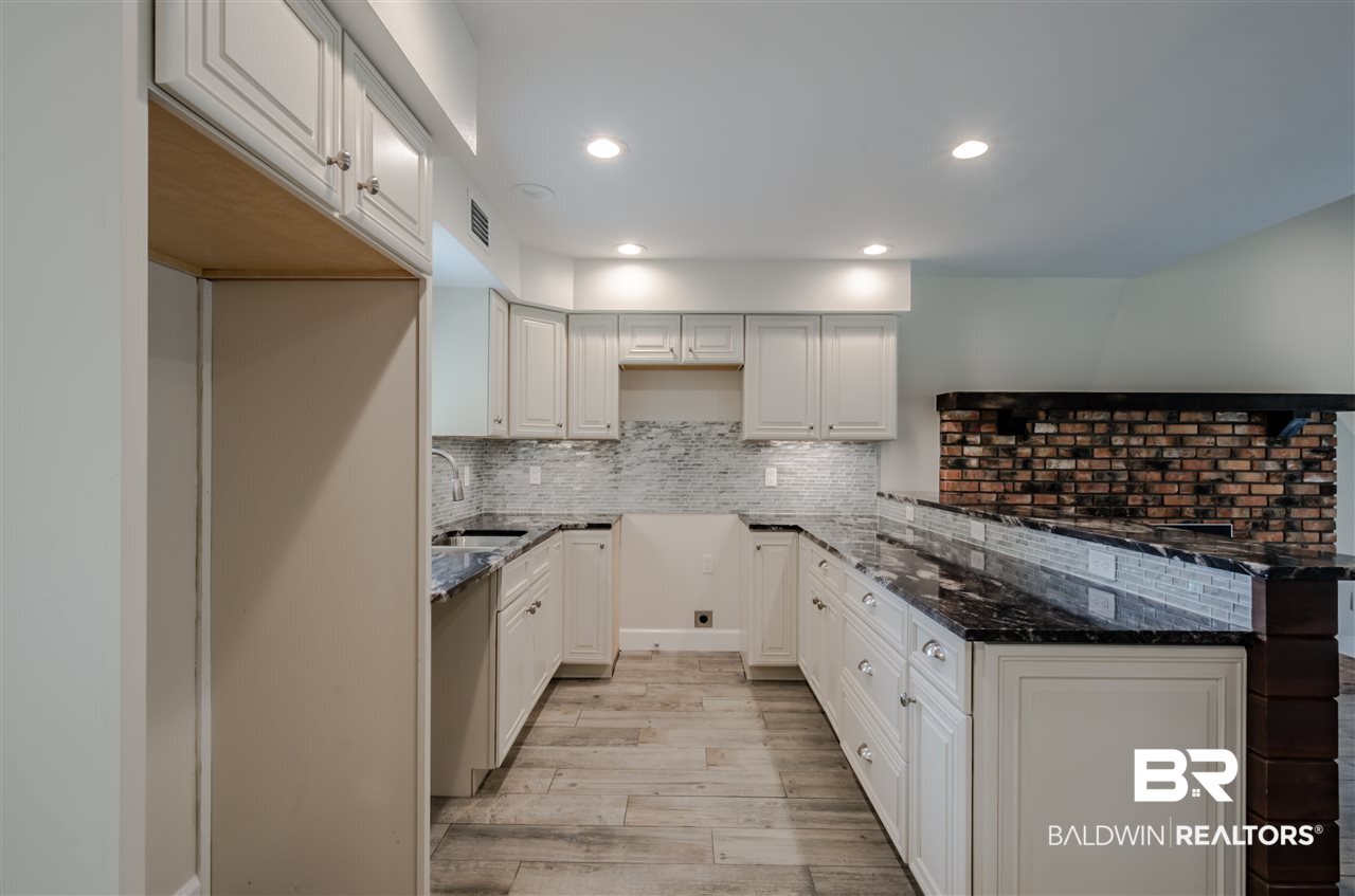 7461 A Helton Drive Foley, AL 36535 - Photo 8 of 25 Kitchen