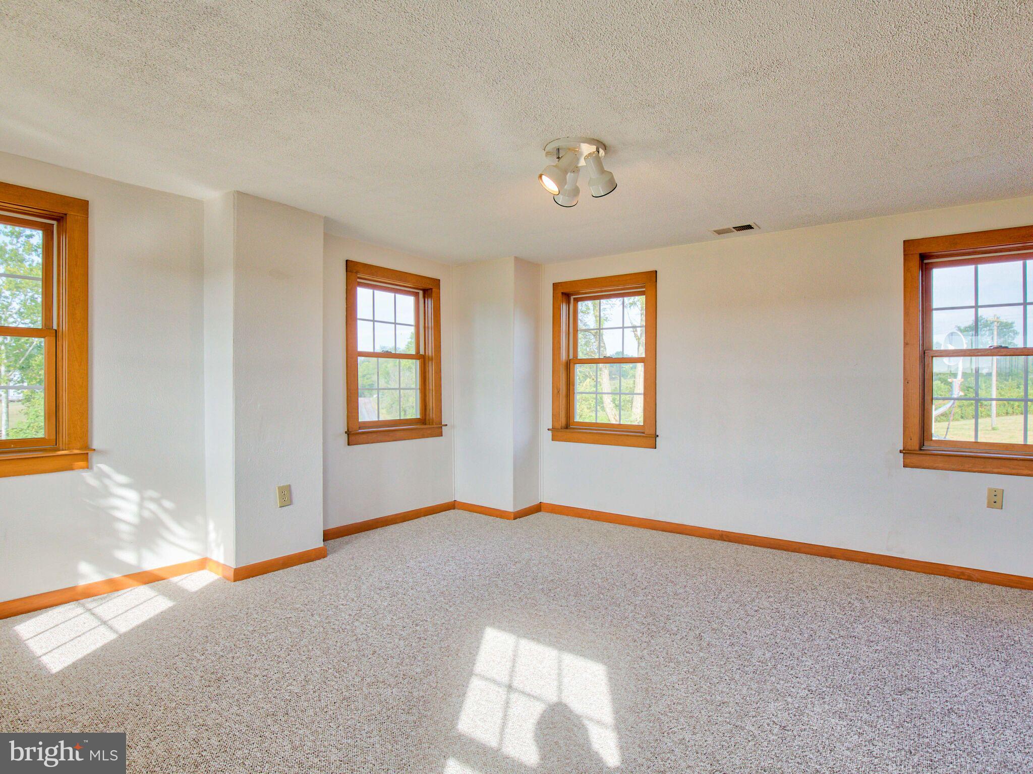 44266 Spinks Ferry Road Leesburg, VA 20176 - Photo 17 of 20 Gallery Image 17