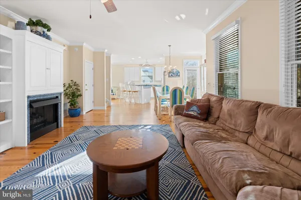 a kitchen that has a lot of cabinets in it
