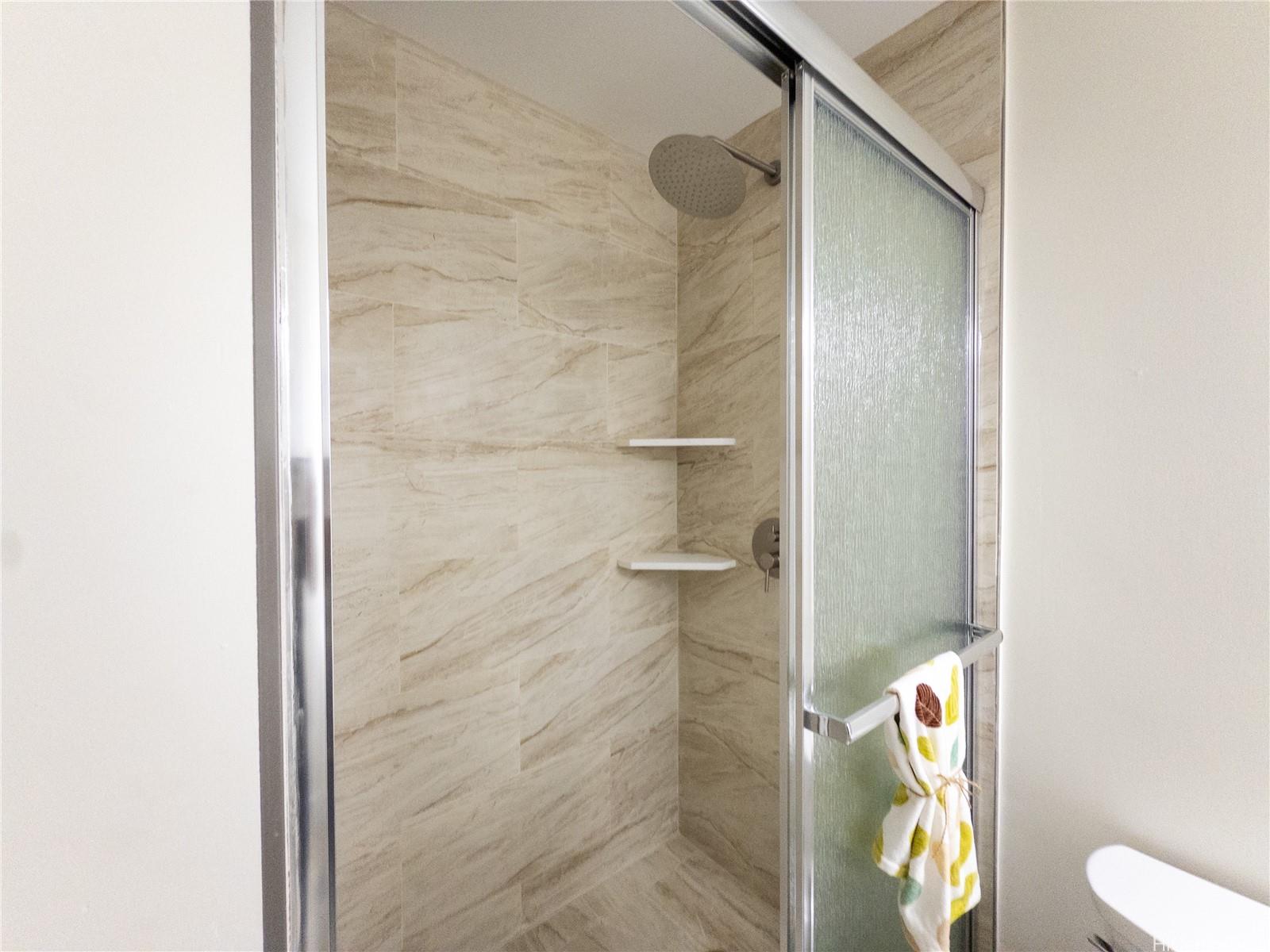 425 Ena Road, Unit 607C Honolulu, HI 96815 - Photo 8 of 21 a bathroom with a shower