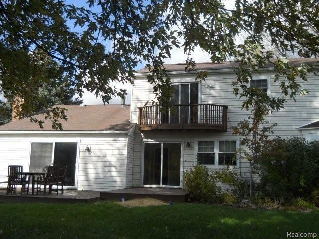 2215 Chippenham Chase Rochester, MI 48306 - Photo 2 of 14 Rear