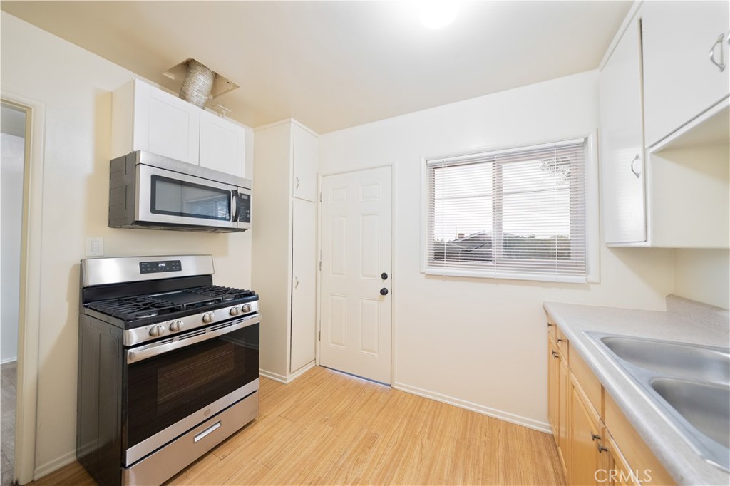 2493 Vasquez Place Riverside, CA 92507 - Photo 5 of 24